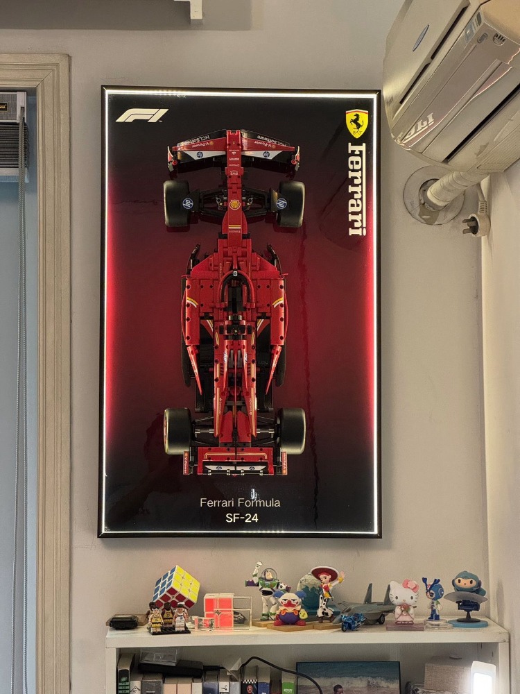 LEGO Technic Ferrari SF-24 F1 Araç Tablo