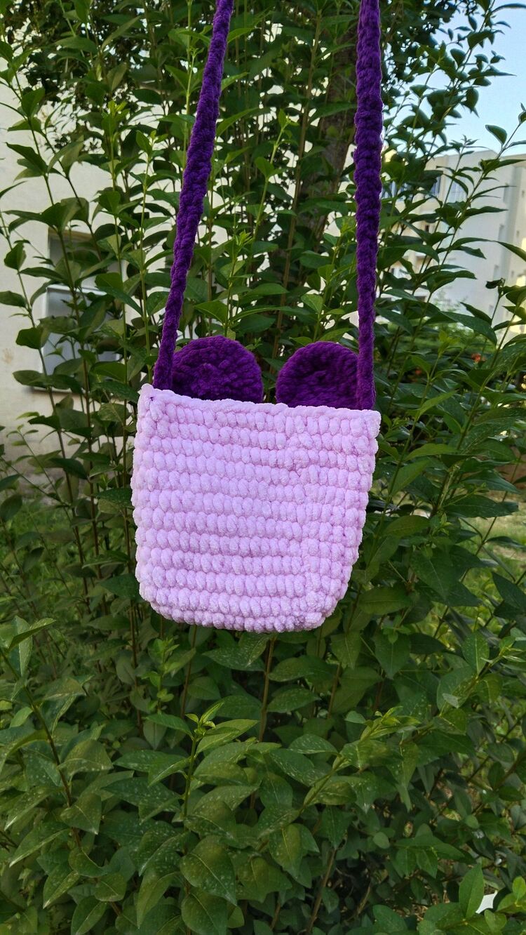 Fiyonklu ve kulaklı model minik çanta