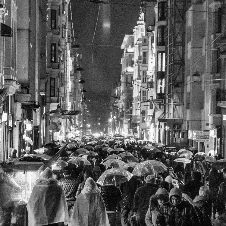 Beyoğlu Eski Yeni (İmzalı)