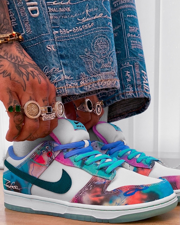 Nike SB Dunk Low Futura Laboratories Bleached Aqua