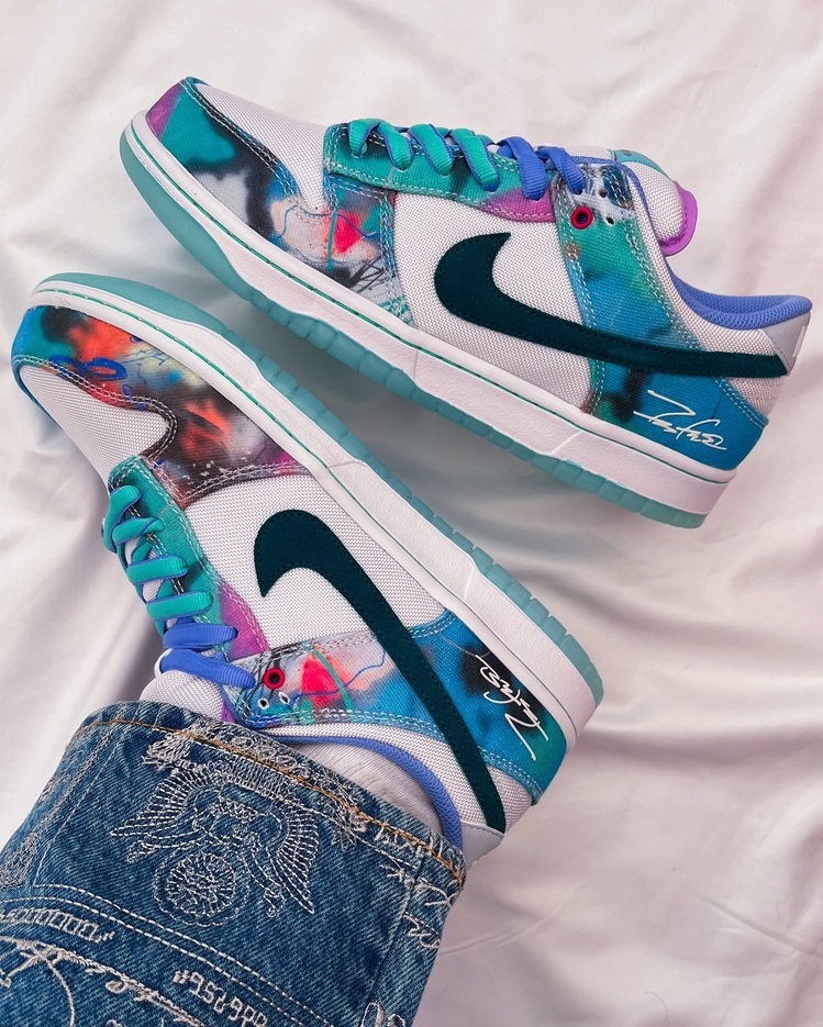 Nike SB Dunk Low Futura Laboratories Bleached Aqua