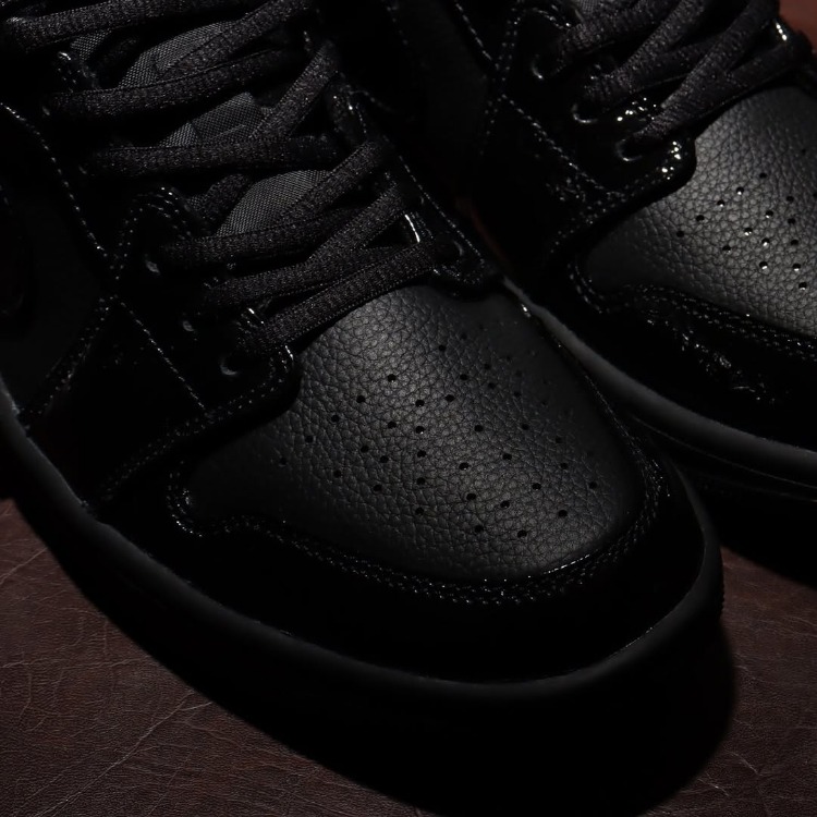 Nike Air Jordan 1 Low SE Patent Elephant Black