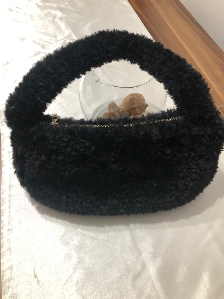 Peluş çanta