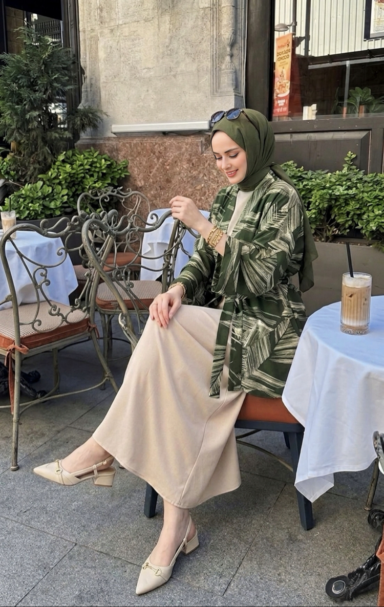 Cesika Kimono & Bej İç Elbise
