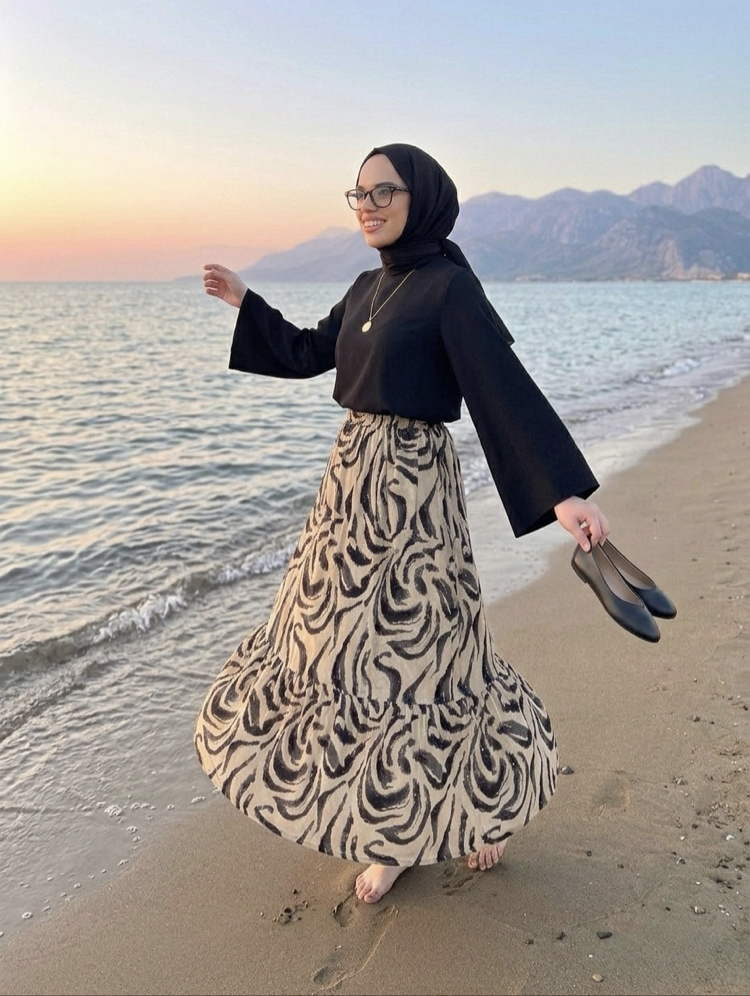 Siyah Kuğu Etek & Bluz Takım