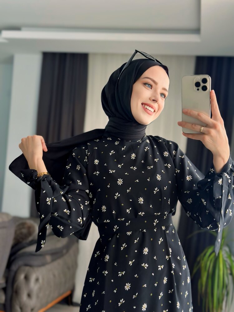 Papatya Falı Elbisemiz