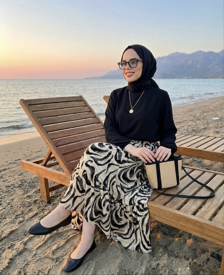 Siyah Kuğu Etek & Bluz Takım
