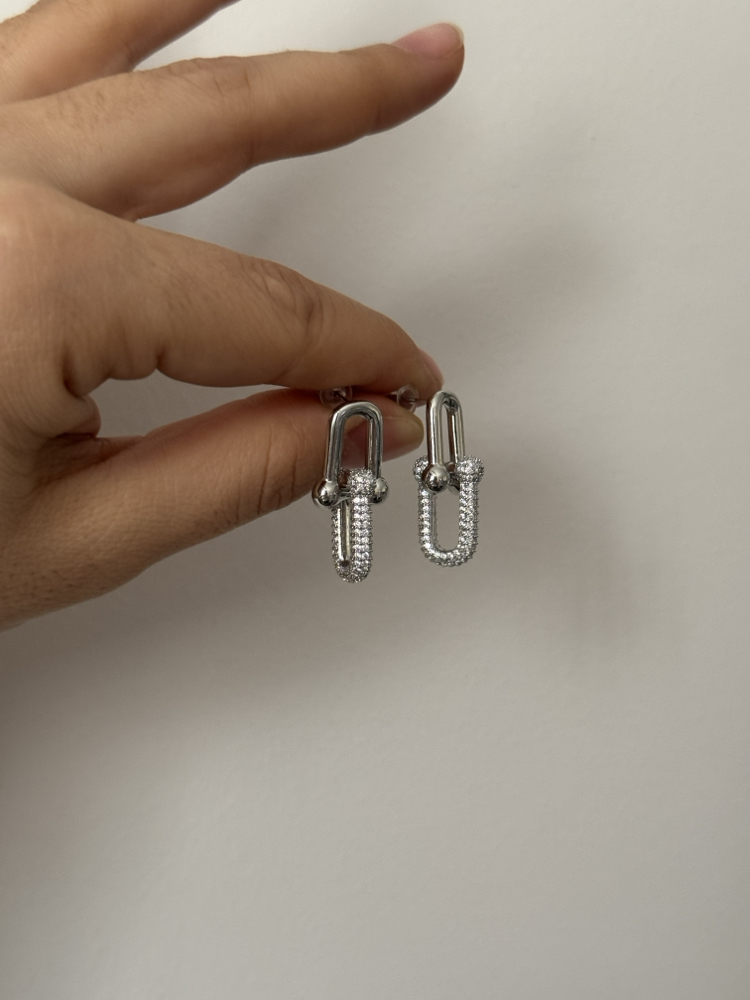 Özel seri Silver taşlı marka model küpe