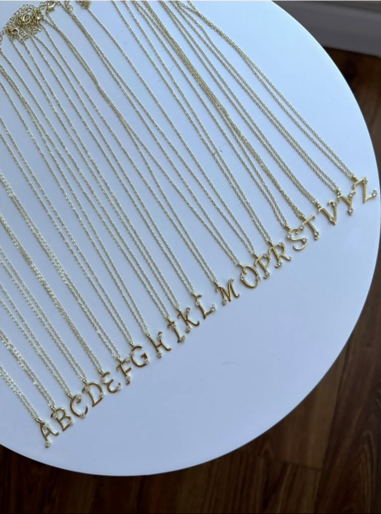 Özel seri tek taşlı harf kolye ( 46 + 5 cm )