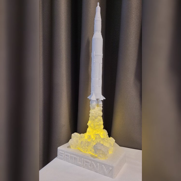 Saturn V Roketi 40 cm