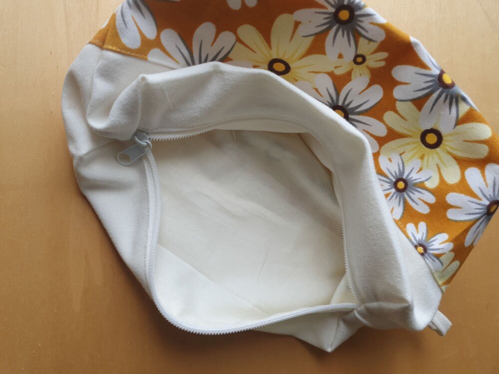 Fermuarlı küçük çanta (sarı çiçekli)