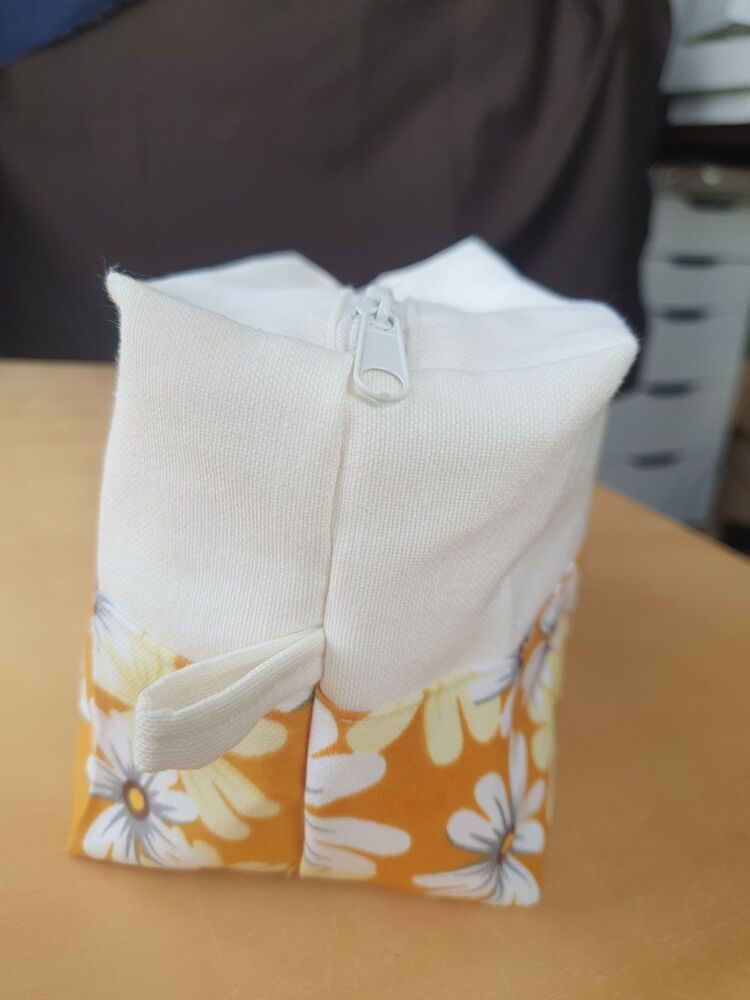 Fermuarlı küçük çanta (sarı çiçekli)