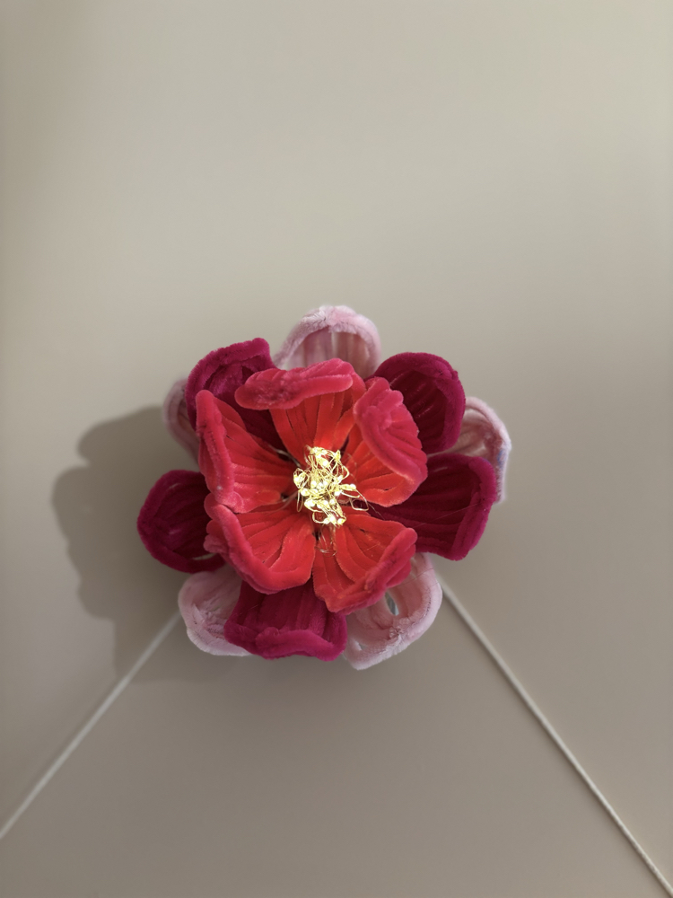    Fuchsia Bloom Lamp