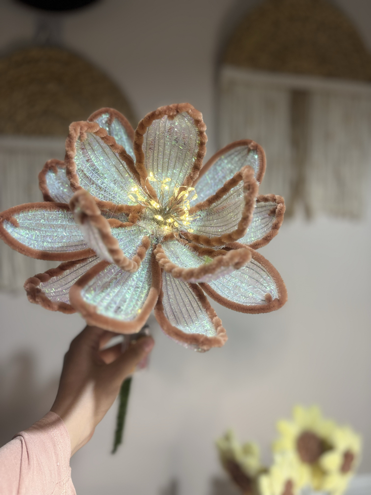      Brown Lotus Flower Lamp Bouquet | El Yapımı Şönil Buket