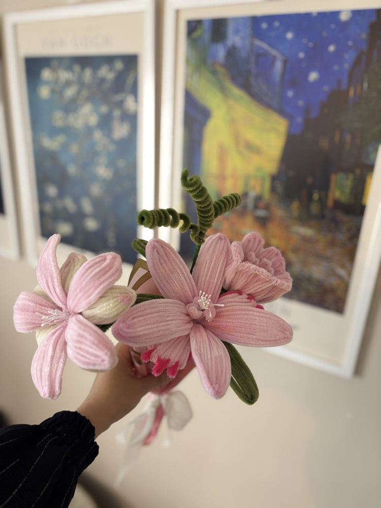      Pink Şönil Flower Bouquet | Üçlü El Yapımı Buket