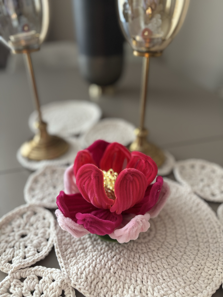     Fuchsia Bloom Lamp