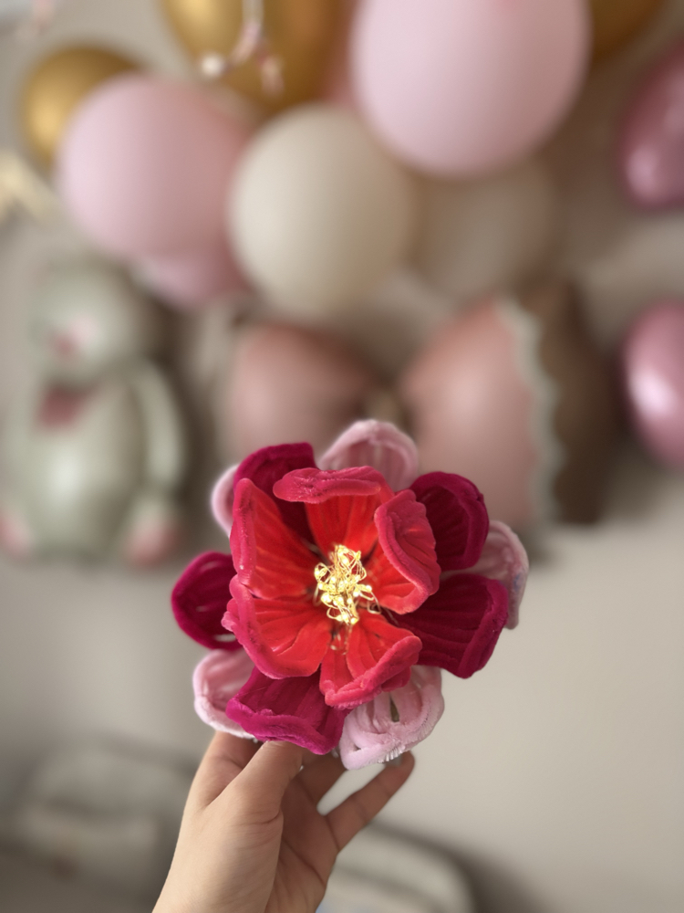     Fuchsia Bloom Lamp