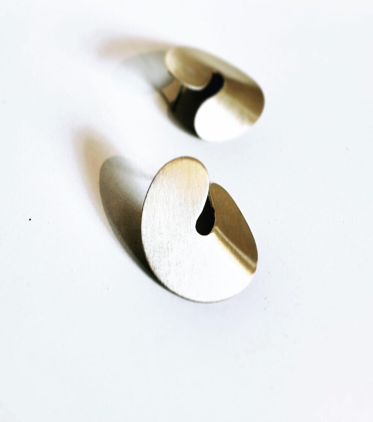 Curve Küpe