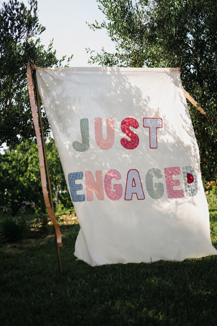 Just Engaged Bannerı — El Yapımı Kumaş Nişan Süsü