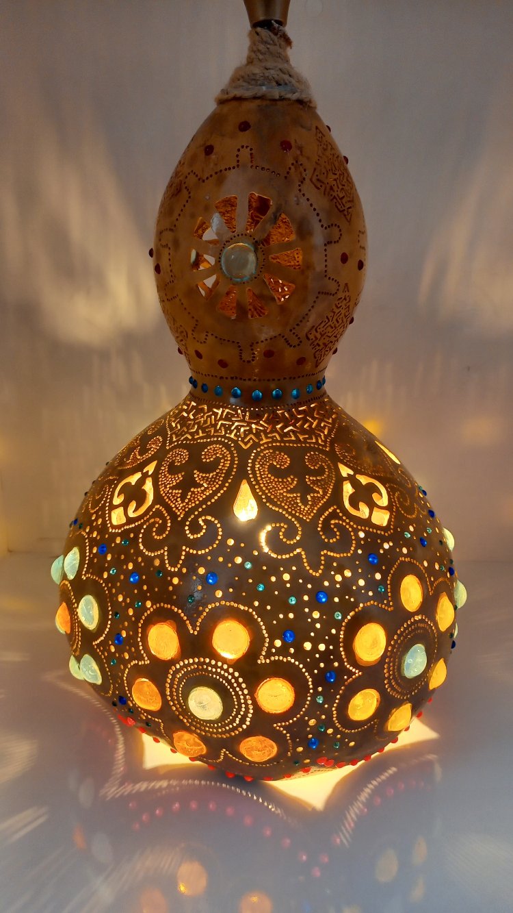 Osirisin gözü su kabağı lambası