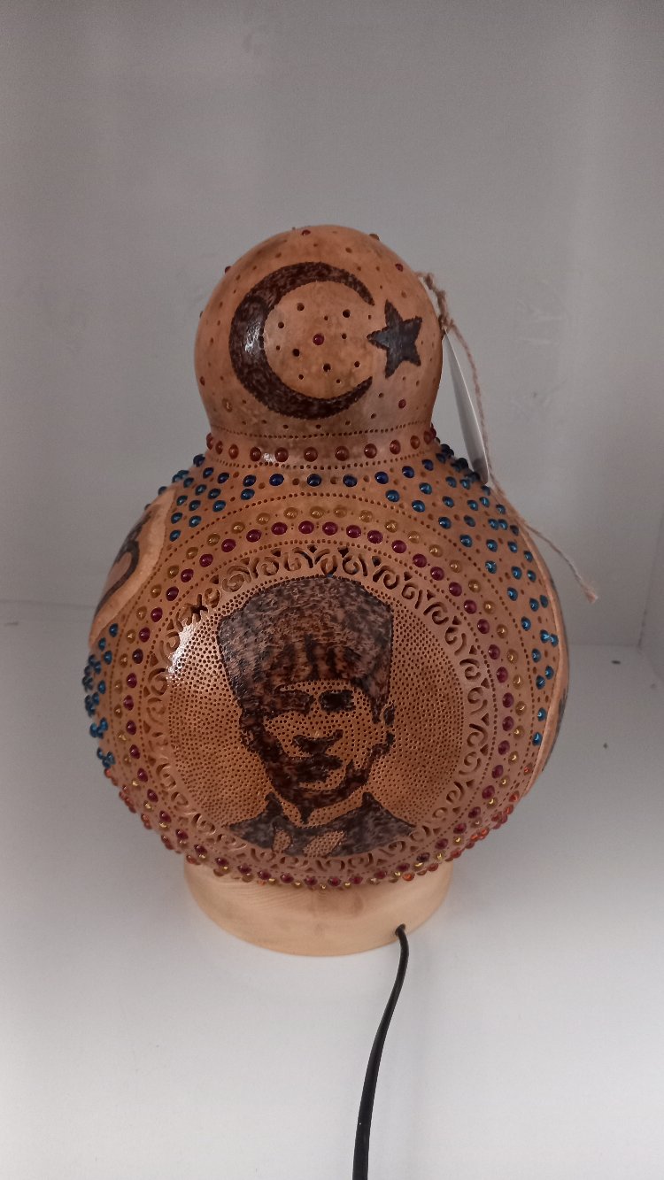 Atatürk resimli su kabağı lambası