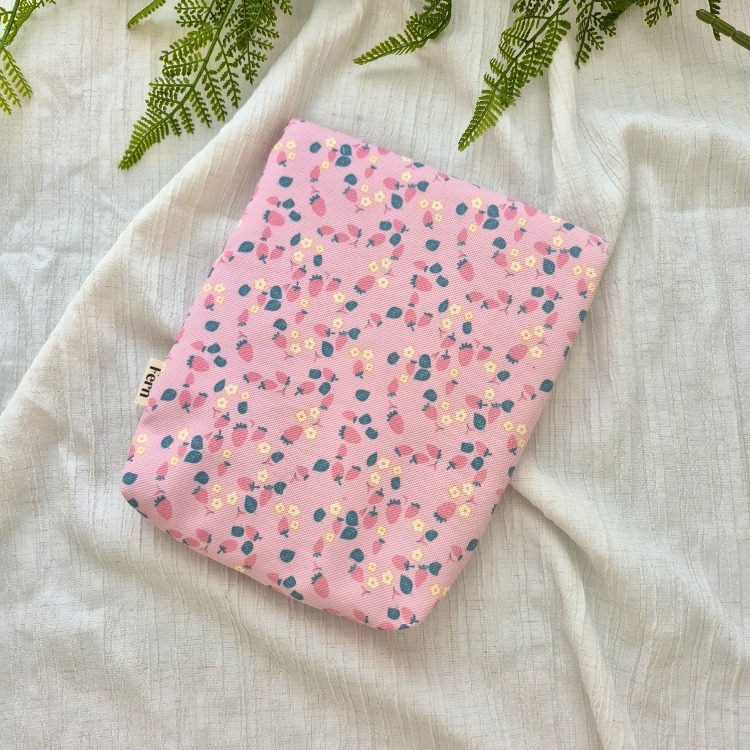 Kitap/Tablet(10"/11") Kılıfı Pembe Çilekler