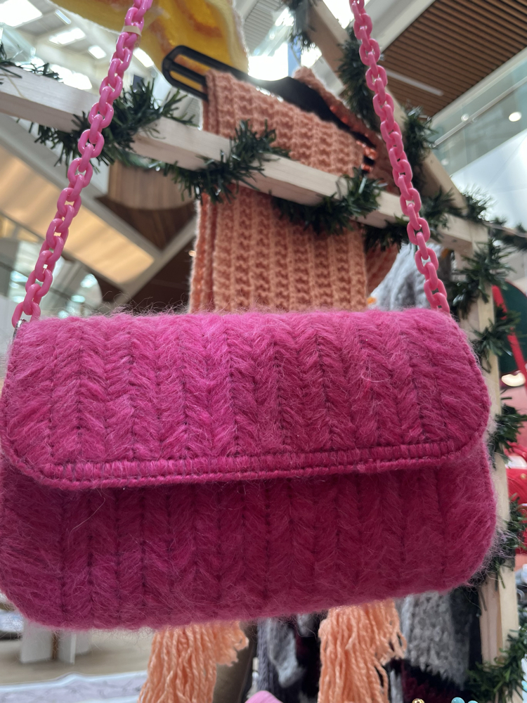 Pembe çanta 