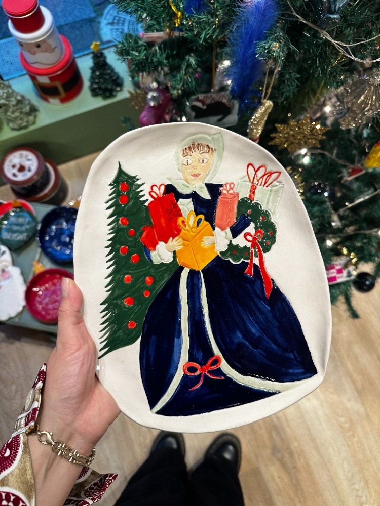El Yapımı Seramik Yılbaşı Konseptli Tabak – “Gifts for Loved Ones” | Atölye Gypsy