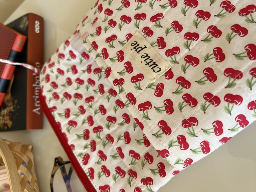 Kirazlı iPad Kılıfı