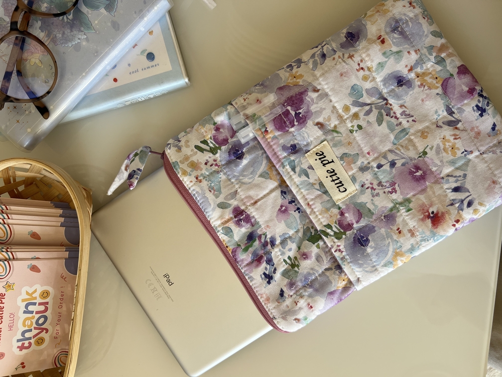 Mor Çiçekli iPad Kılıfı