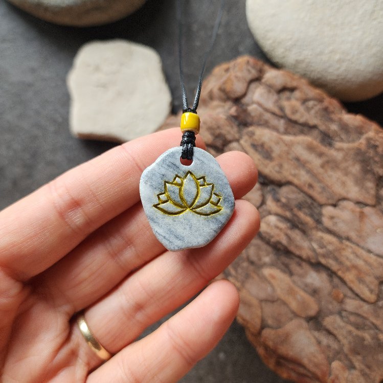 Lotus Kolye
