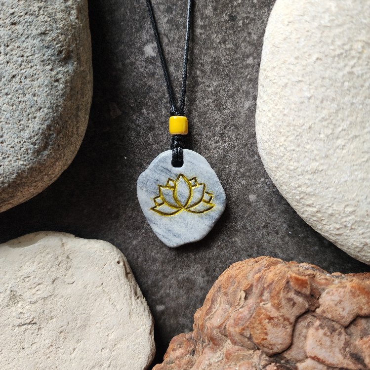 Lotus Kolye