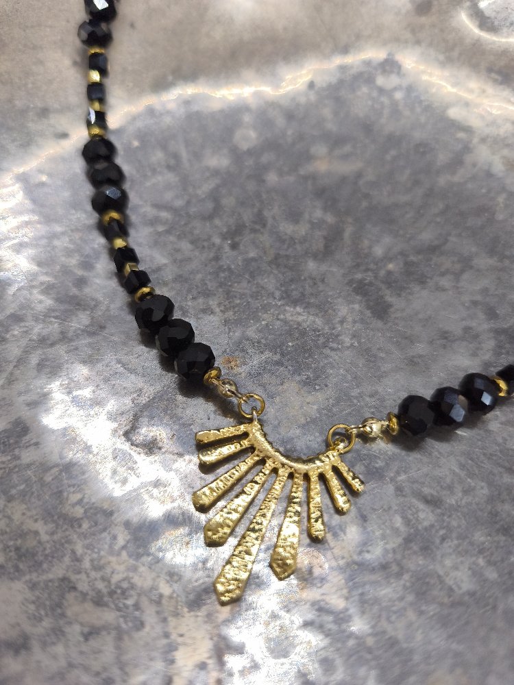 BLACK SUNBURST 