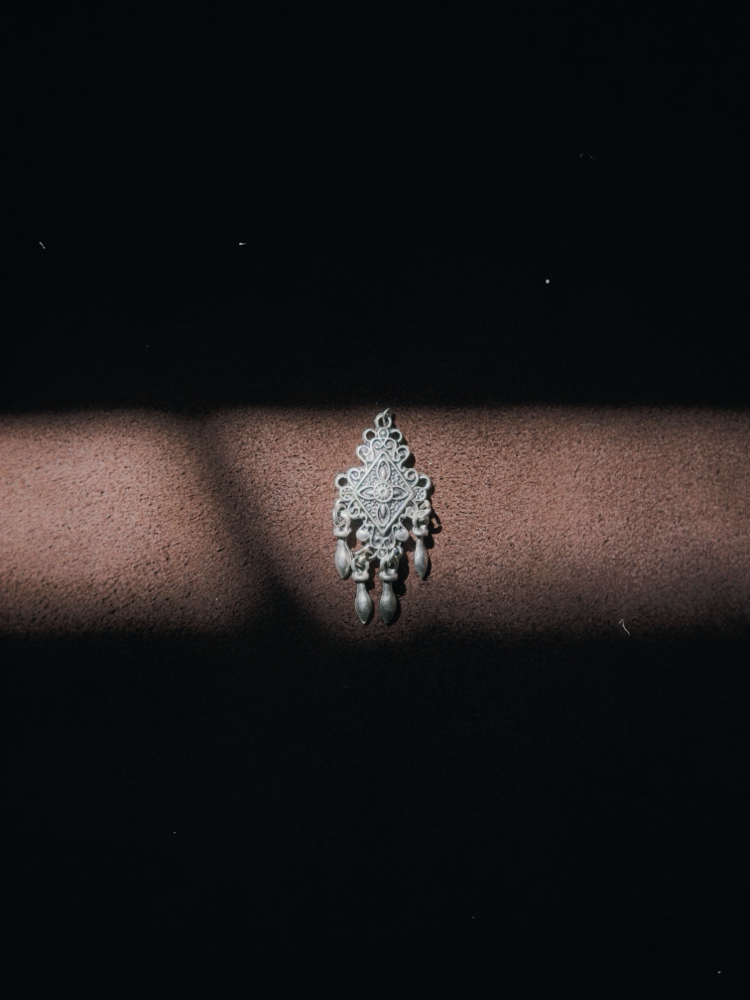 RELIC / 02 — VEIL