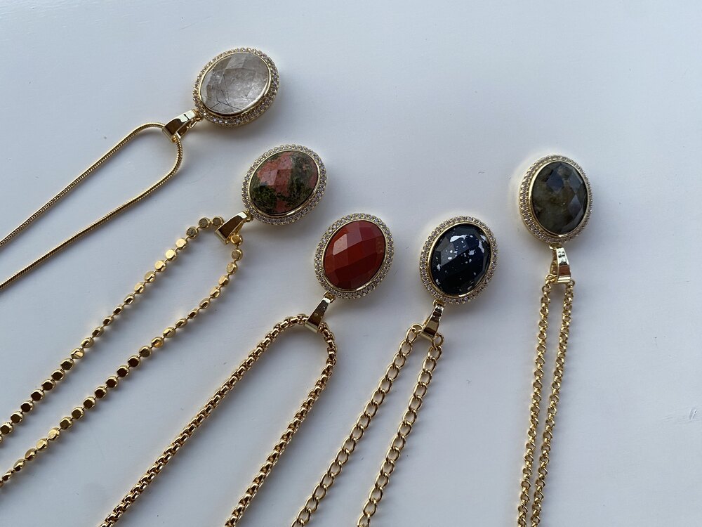 Kuvars, Unakit, Jasper, Obsidyen ve Labradorit Kolyeler