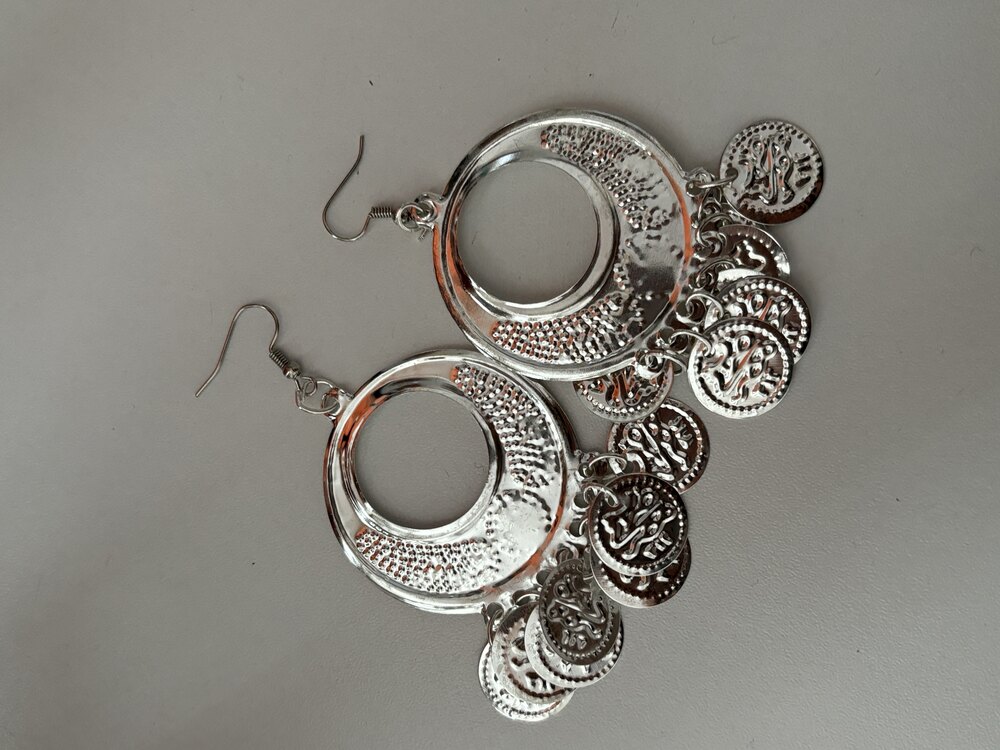 Gümüş rengi oryantal küpe