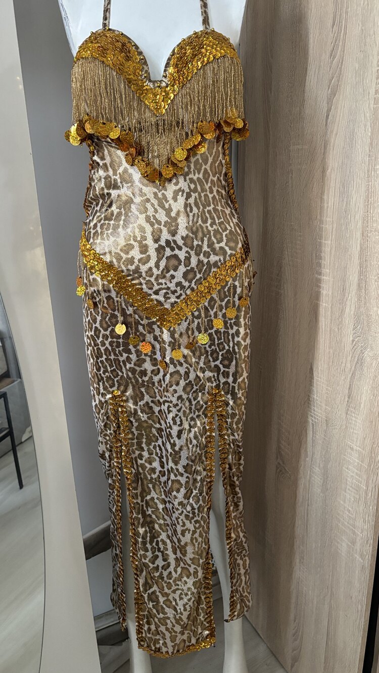 Leopar desenli yanlardan yırtmaçlı uzun kostüm