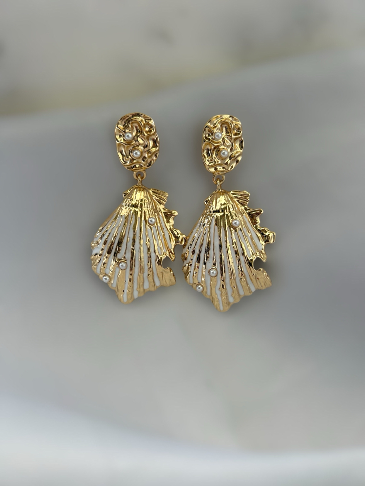 Shell white earring