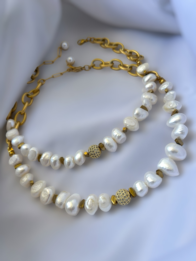 Porto pearl choker