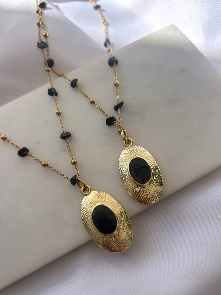 Maelis Necklace (Black)