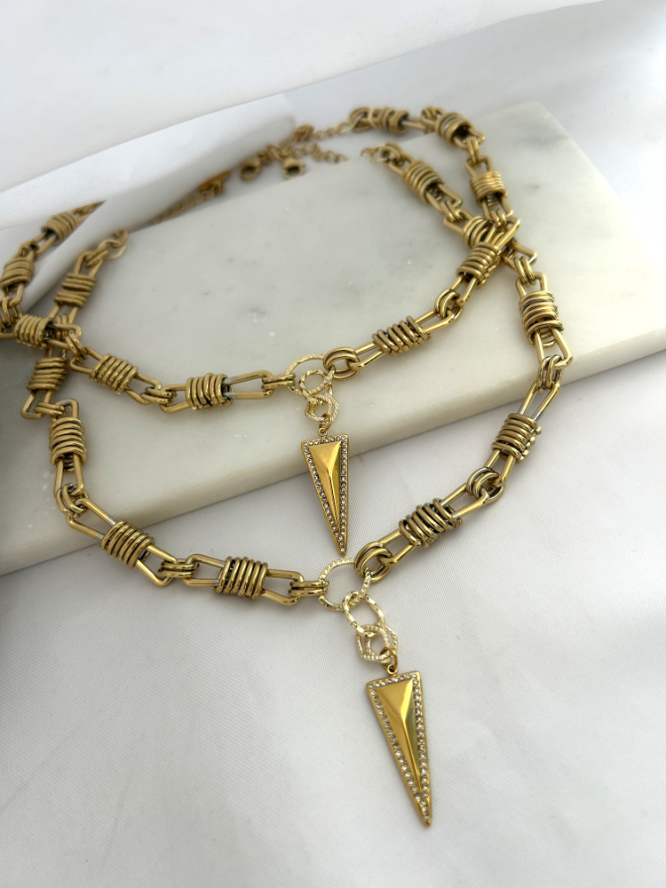 Elow Necklace