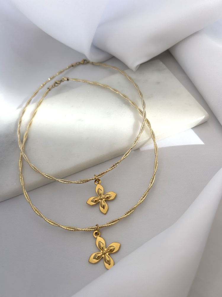 Soft Fleur Choker