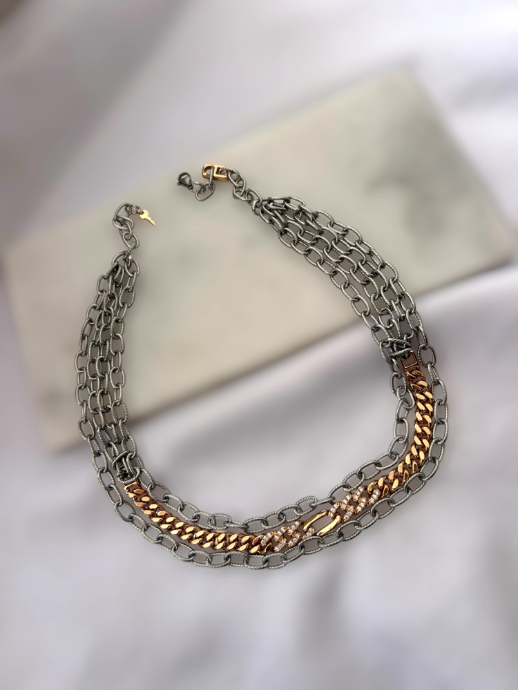 Linda rose choker 