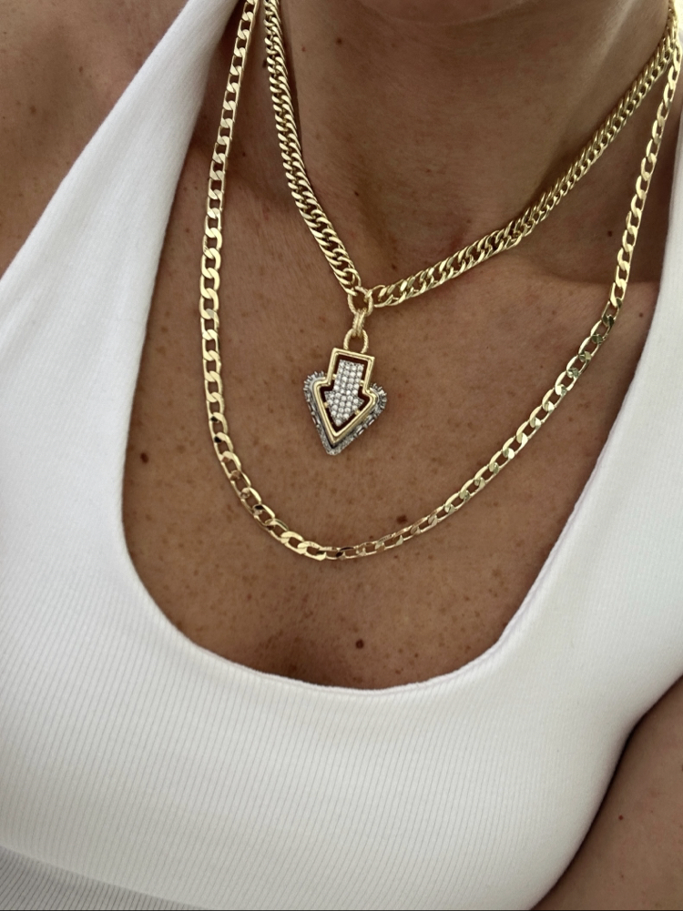 Noir strike necklace 