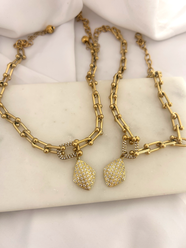 Evora Choker