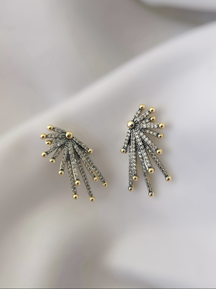 Night glow earring 