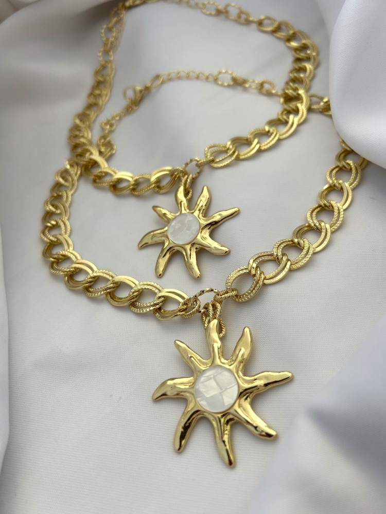 Helia  Sun Necklace 