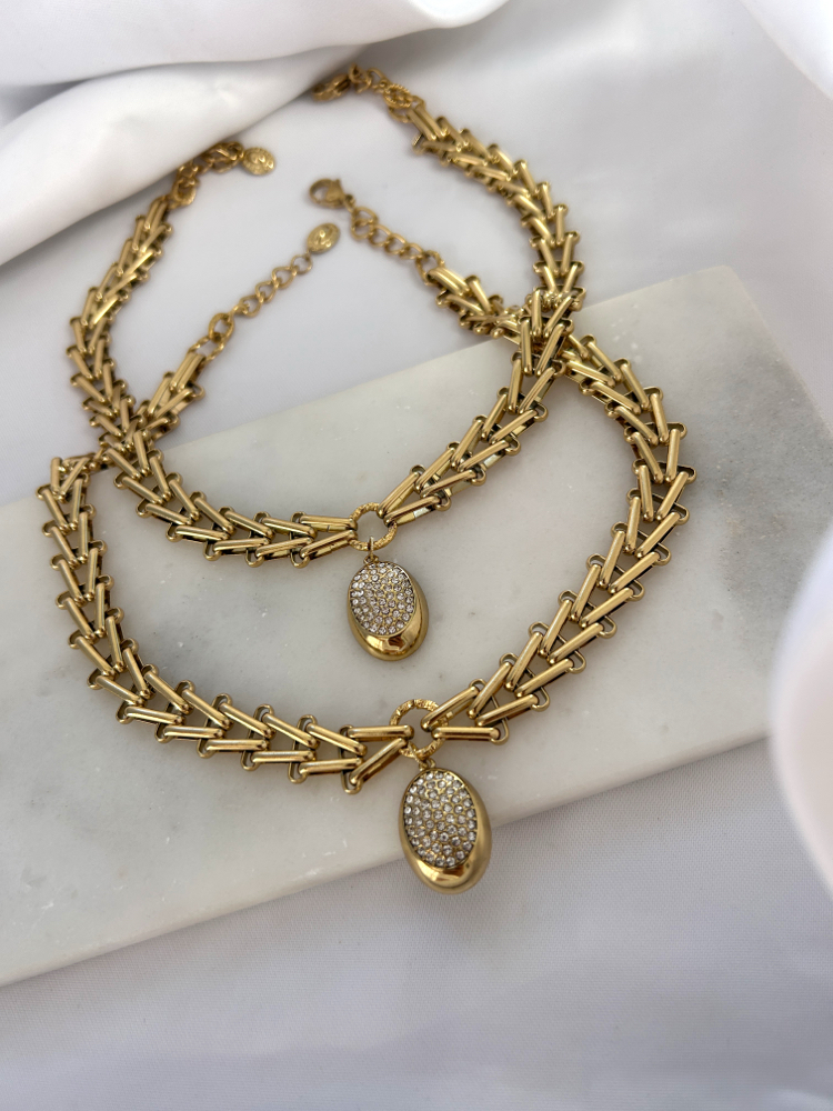 Aurezian Fine Choker
