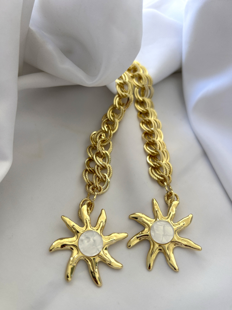 Helia  Sun Necklace 