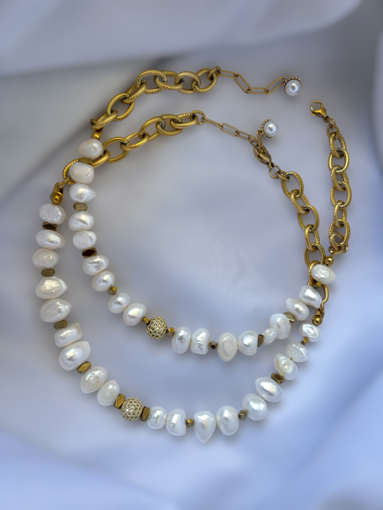 Porto pearl choker